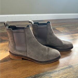 Clarks Women's Pebble Gray Arlo Boots